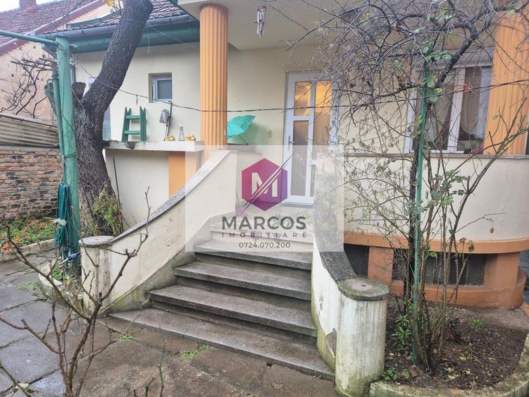 Vand casa 2 camere Moroasa
