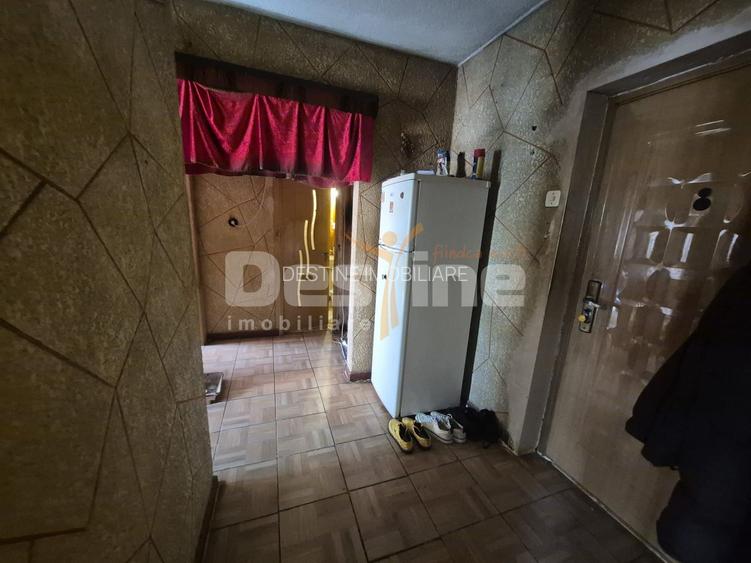 Apartament de 2 camere - de vânzare- zona Cet - 4