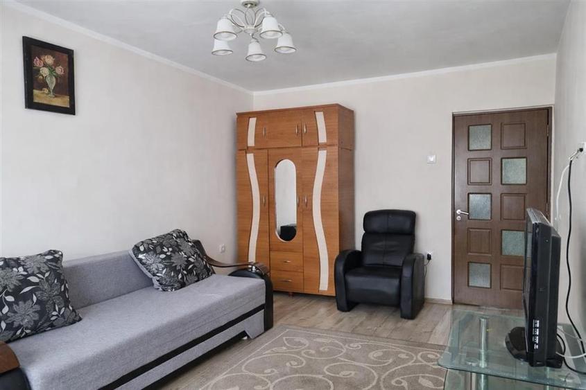 Apartament 2 camere decomandat zona Valea Aurie