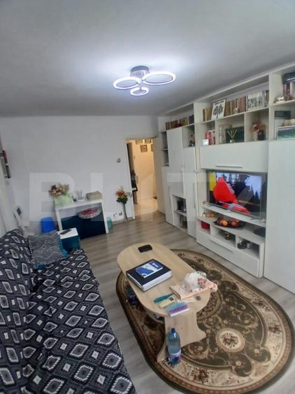 Aprtament 3 camere -zona Pod Ros