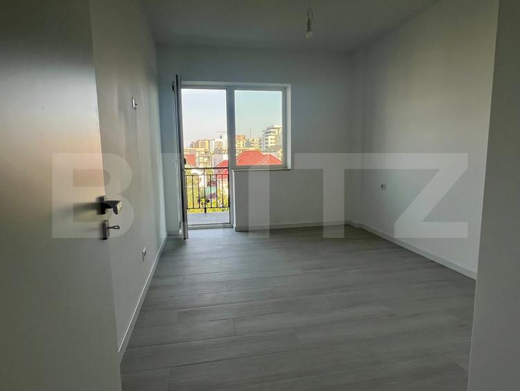 Apartament 3 camere, 78.7 mp, parcare + boxa, zona Tractoru