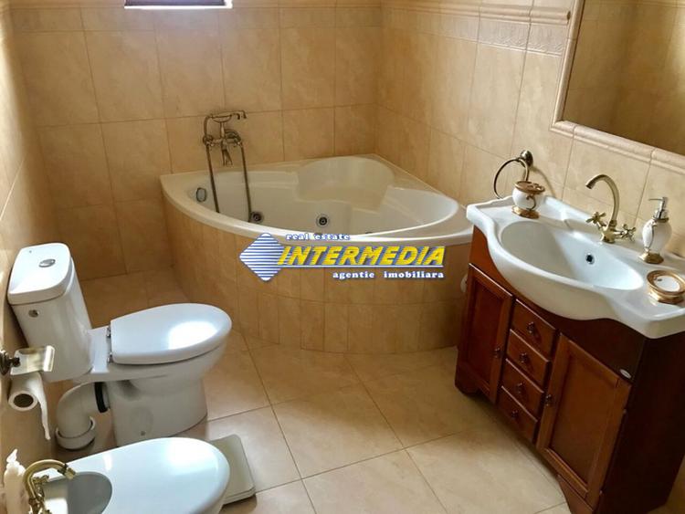 Casa de vanzare Alba Iulia CETATE cu 4 dormitoare si living finisata complet