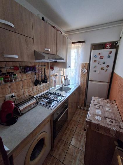 Apartament cu 2 camere 37 mp etaj 2 mobilat și utilat în zona Luptei