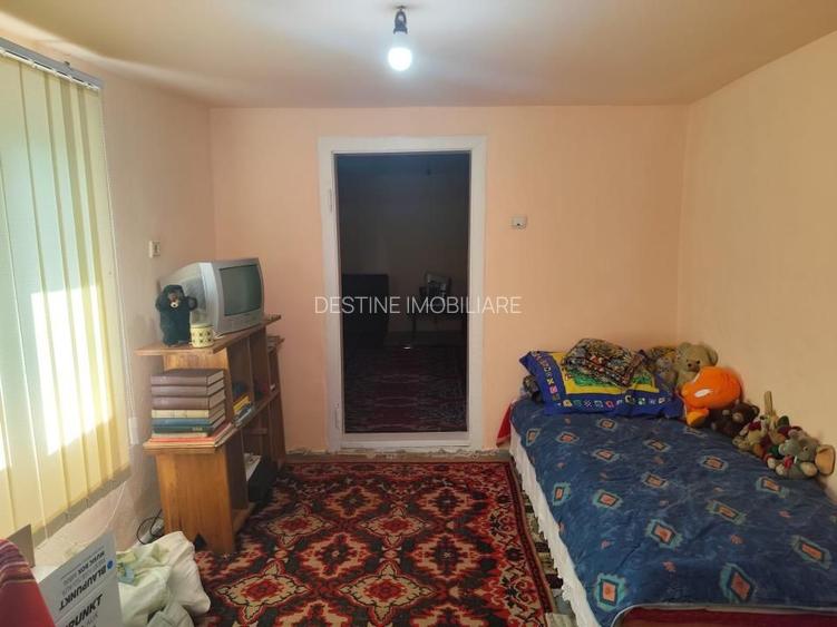 Casa, anexe si teren Floresti Prahova 1075mp.!
