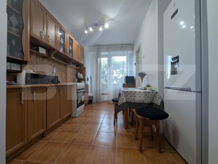 Apartament 3 camere, 2 băi, balcon generos - Cantemir