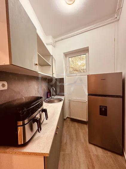2 Camere Renovat Ideal Pentru Investitii