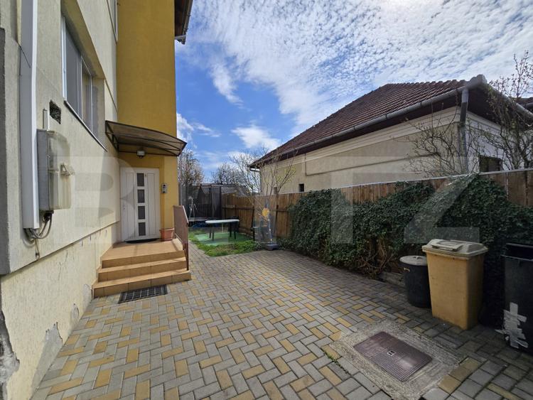 Apartament in casa 100 mp, 3 camere, teren 260mp, zona Dambul Rotund