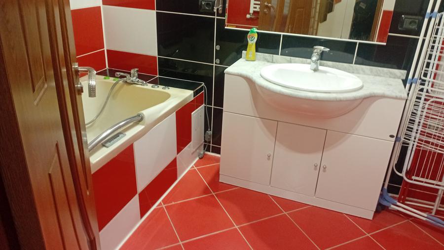 Inchiriez apartament 3 camere uta ared (penthaus)