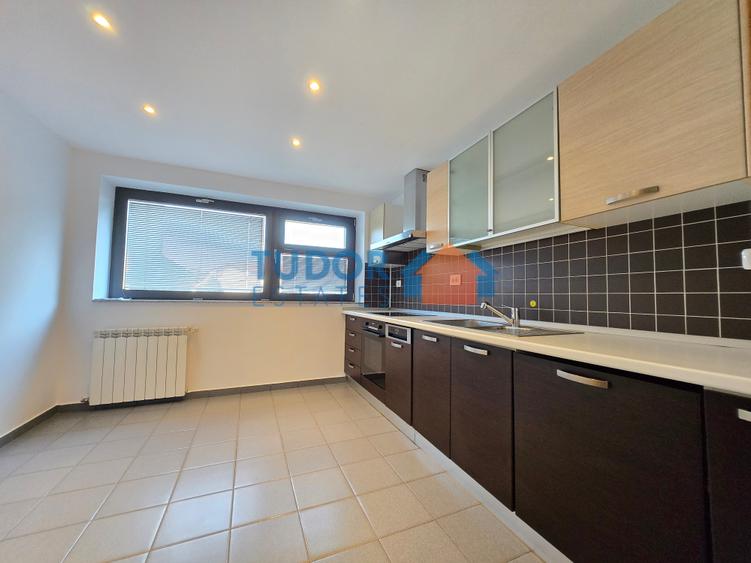 Spacious 3 Bedroom Apartment next to Heratsrau Park