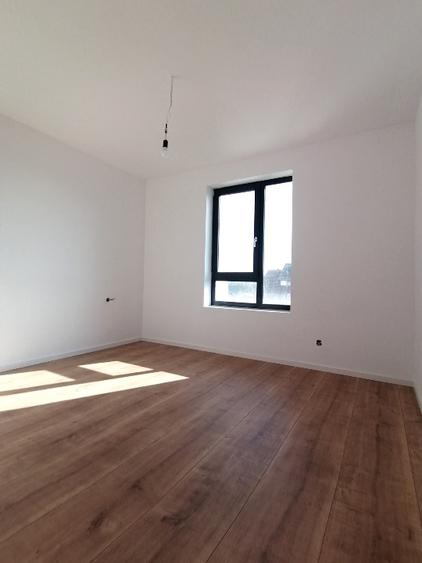 Casa 4 camere drum asfaltat toate utilitatile vatra veche central