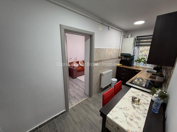 Apartament 3 camere, etaj 2 - Cugir