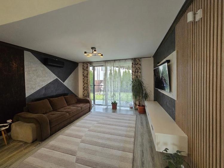Casă tip duplex | 5 camere | 3 bai | zona Terra | Florești