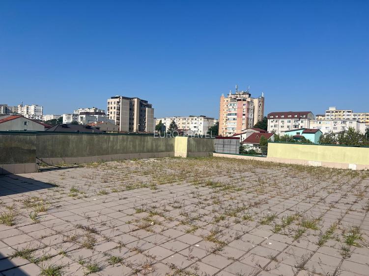 Vila moderna Parter + Etaj , an 2005, teren 406 mp, gaz,Coiciu strada linistita