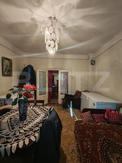 Casa batraneasca renovabila, 1.033 mp teren, zona Poiana