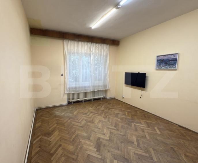 Apartament cu 5 camere, 143 mp, zona Centrala