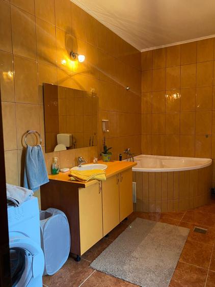 Duplex de vanzare, 220 mp, zona Centrul Vechi