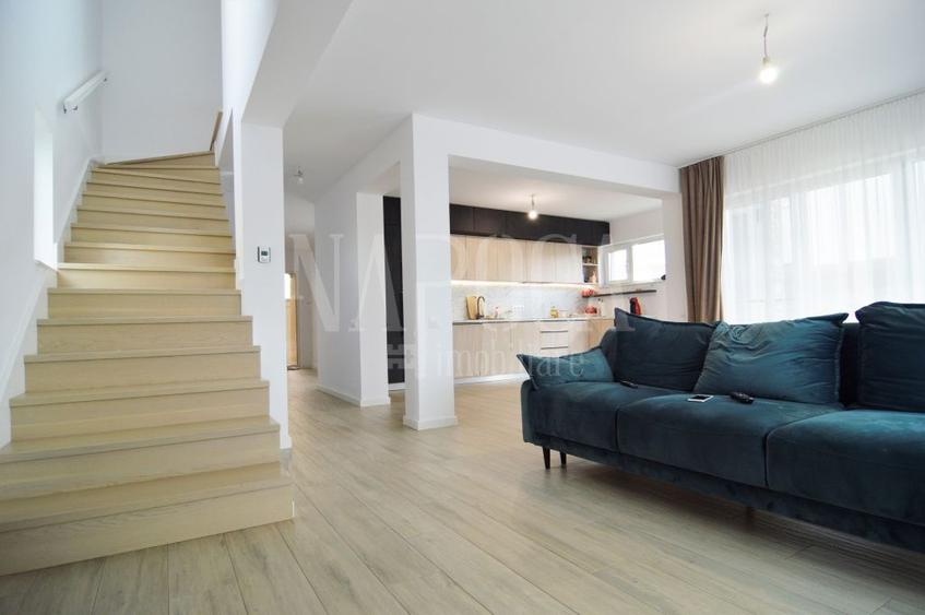 Casa 5 camere de vanzare in Floresti
