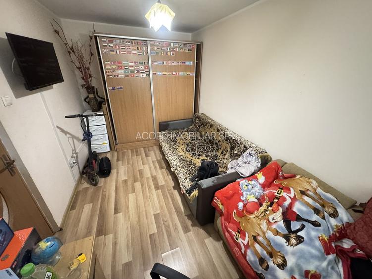 Apartament 2 camere zona Km 4 5 cu Gaze si Boxa - 3
