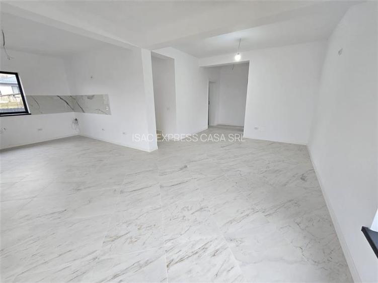 Casa single, finalizata, intabulata, gata de mutat - 9