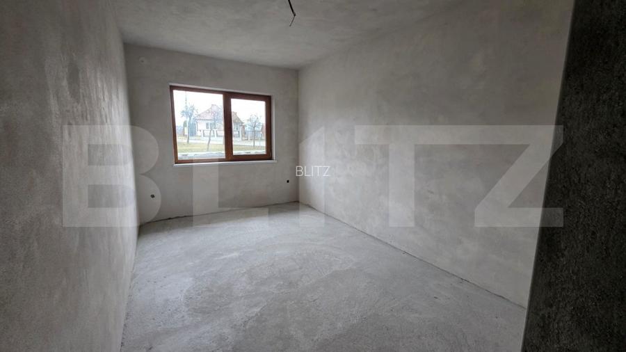 Două case de vânzare, curte comună, 4 camer 110mp, 50 ari Cristeștii Ciceului