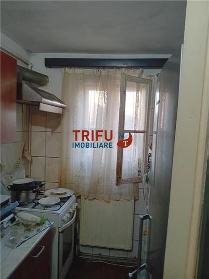 Casa de vanzare cu 3 camere  600 mp teren zona Cetate