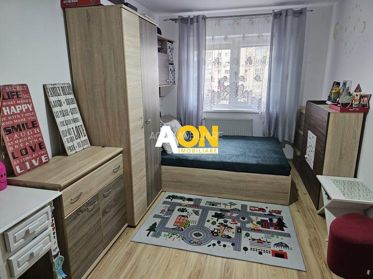 Apartament 3 camere, Cetate, etaj intermediar - 5