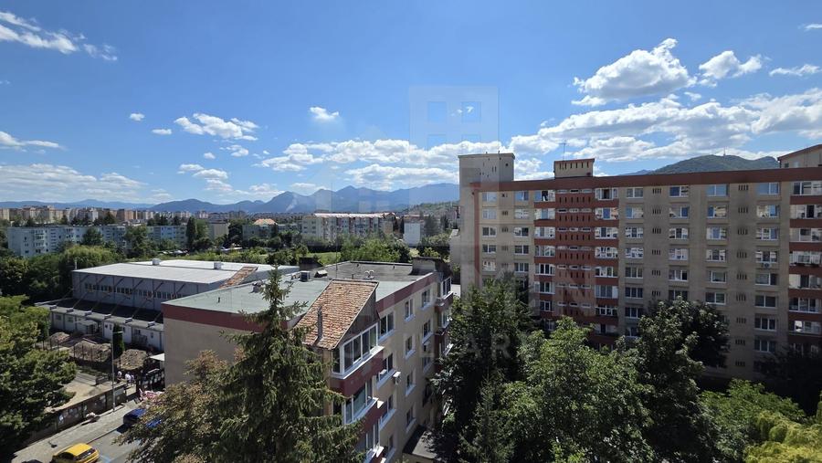2 Camere-52mp-Balcon-Lift Nou-Anvelopat-Zona-Garii-Renovat
