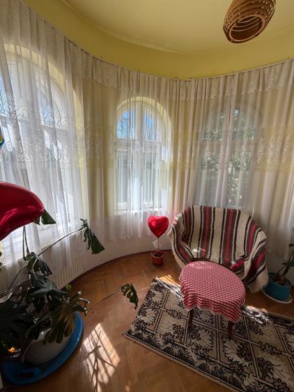 Vilă istorică de vânzare Castel Aura Buzescu Bușteni str. Victoriei nr. 11