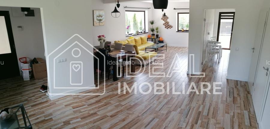 Casa moderna cu 4 camere, La  CHEIE in Poplaca - 15
