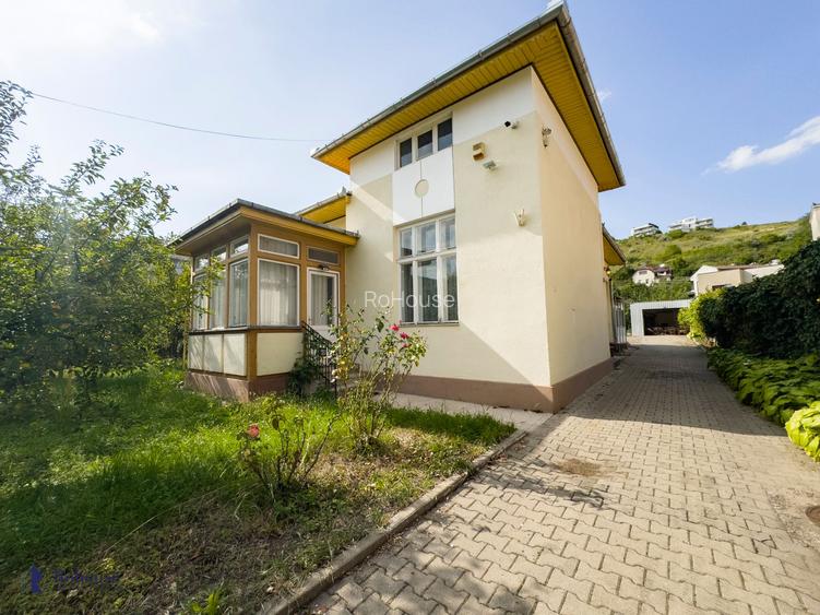 Casa solida si teren 1400 mp , zona deosebita Grigorescu - 2