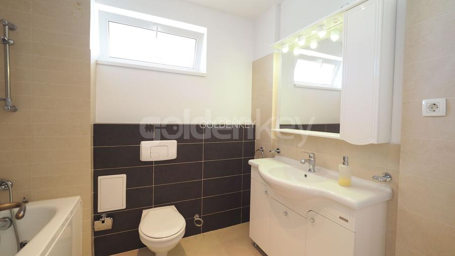 Vila insorita situata in complex langa Scolile Internationale - 24