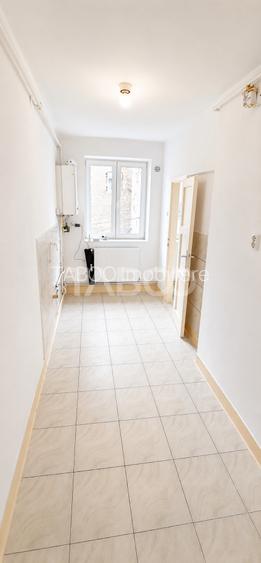 Apartament 2 camere etaj intermediar cu balcon zona Horea Centru - 3