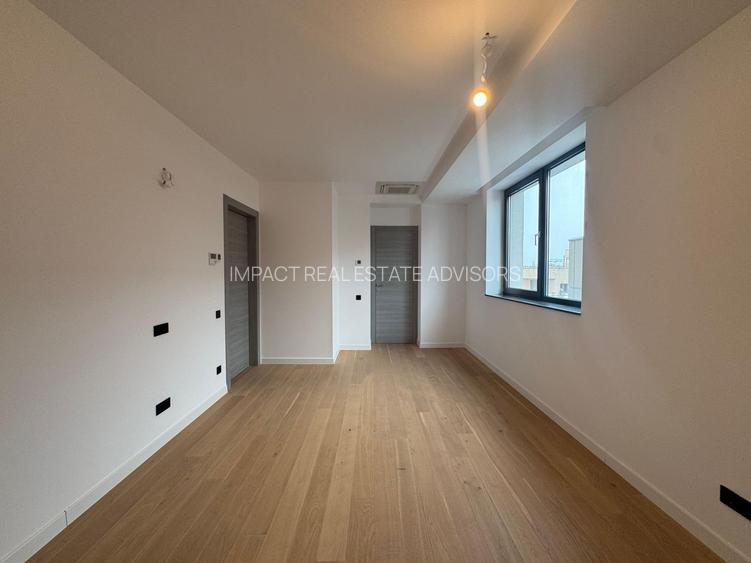 3 camere PREMIUM| 99.7 MP + 9.35 MP terasa - 12