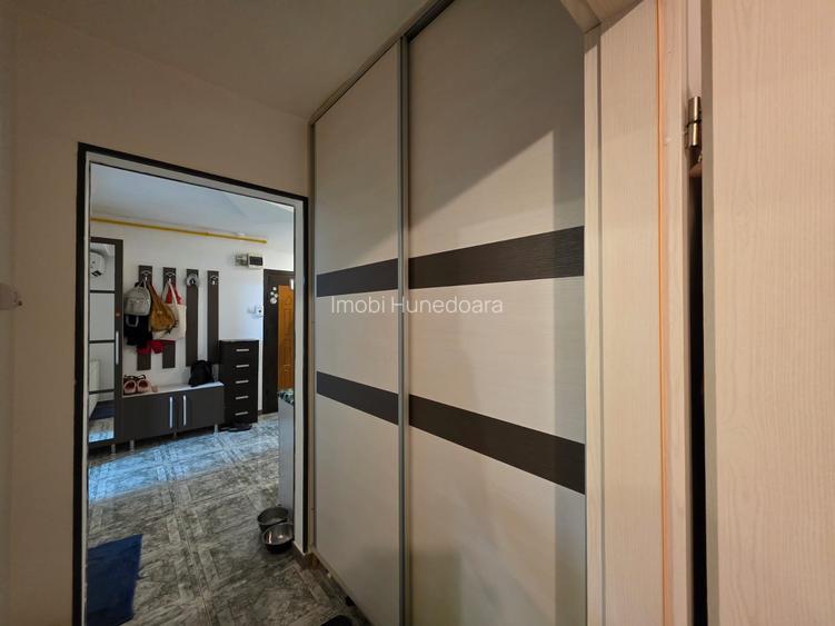 Apartament 3 camere decomandat, Deva - Str. Progresului 65 mp Etaj 4 - 12