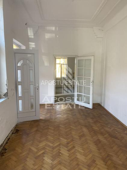 Doua case in aceeași curte - 4