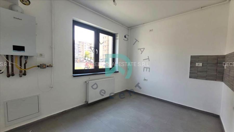 Studio,  47 mp, Tractorul - 8