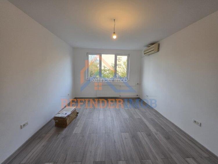 Apartament de vanzare cu 3 camere, renovat, zona Titan - Piata Minis - 2