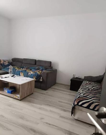 Apartament 1 camera, decomandat, 38 mp utili, etaj 1, loc de parcare - Giroc