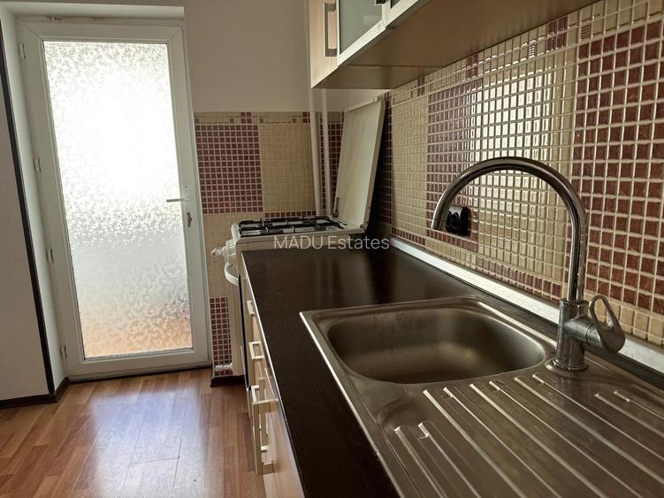 BLOC MIXT, garsoniera Bulevardul Unirii , etaj 3, mobilata si utilata, ST 46 mp - 10