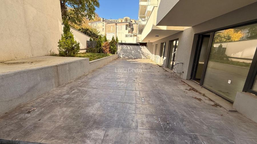 Vand apartament 4 camere cu terasa si gradina, ultracentral - 8