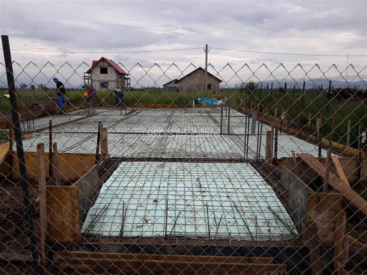 Teren intravilan cu proiect , autorizatie de constructie si fundatie in zona spi - 5