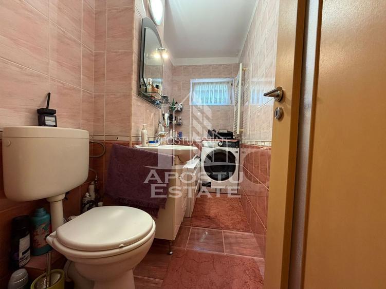 Apartament cu 3 camere, semidecomandat,centrala proprie,zona Girocului - 11