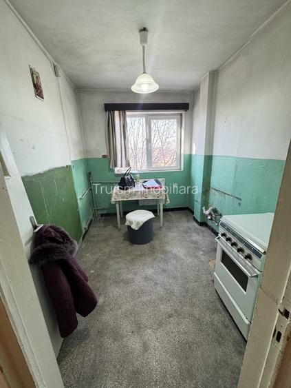 Apartament 2 camere, cf 1 semidec, etaj 4/4, Democratiei - 10