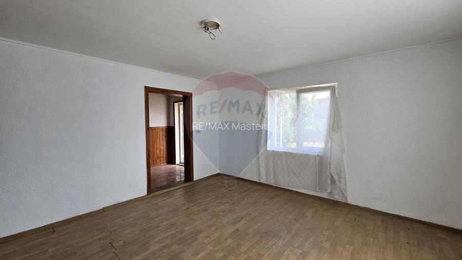 Casă  cu 3 camere, teren intravilan de 1300mp în Ipotești Tișăuți, SV - 13
