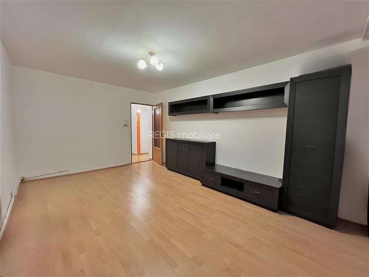 2 Camere Decomandate in Racadau la Etaj Intermediar - 2