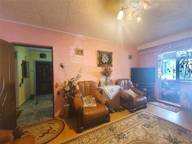 Apartament 3 camere decomandate de vanzare str. Republicii parter - 3