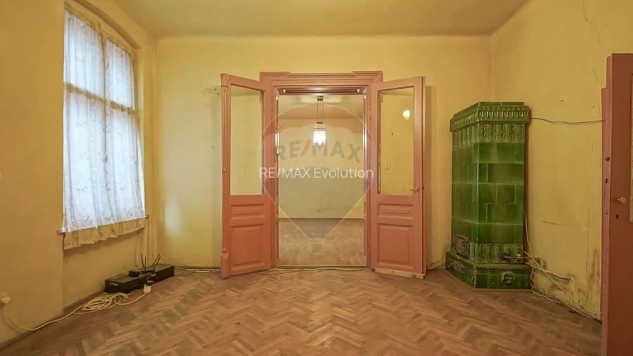 Vilă pe str Alexandru Ioan Cuza, 10 camere, S + P + E, teren 282 mp - 9