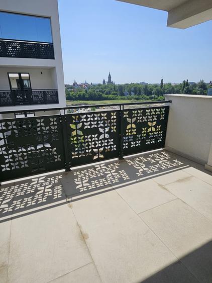 70a2d1c3-8358-457a-8269-fc8317efaf53 - 7