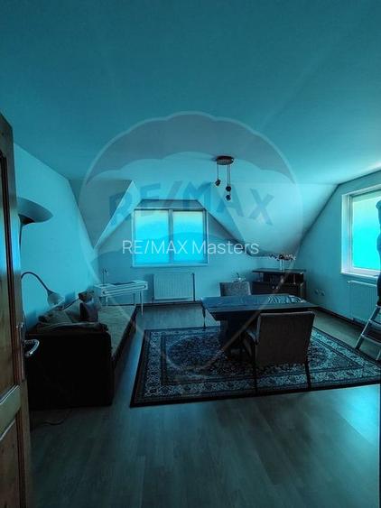 Casă / Vilă cu 8 camere de vânzare în zona Central - 4