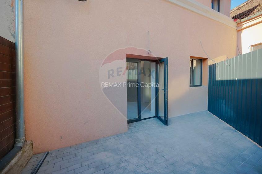 Apartament cu 4 camere de vânzare, ultracentral - 11